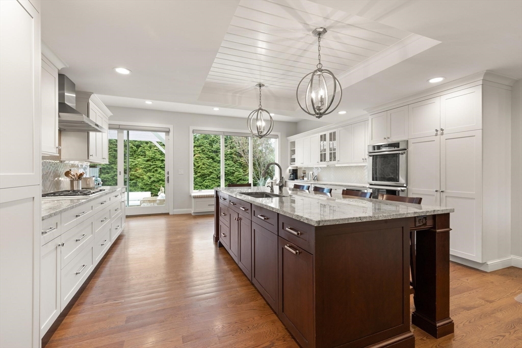 25 Saddle Club Rd