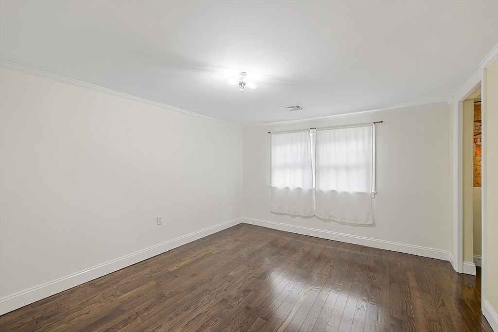 9 Glen Ave # A