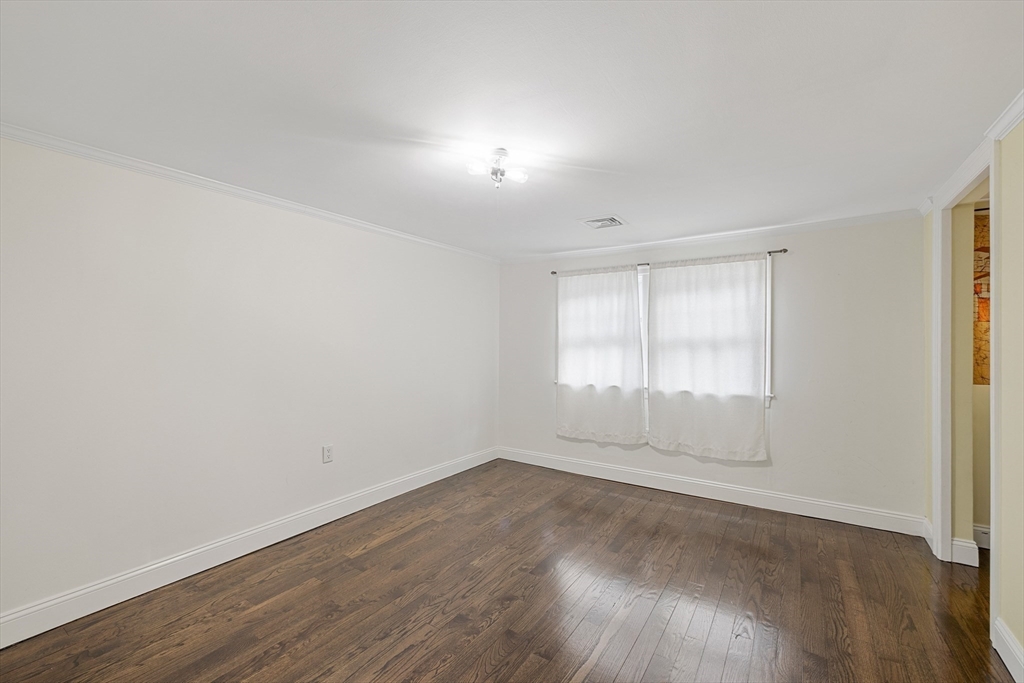 9 Glen Ave # A