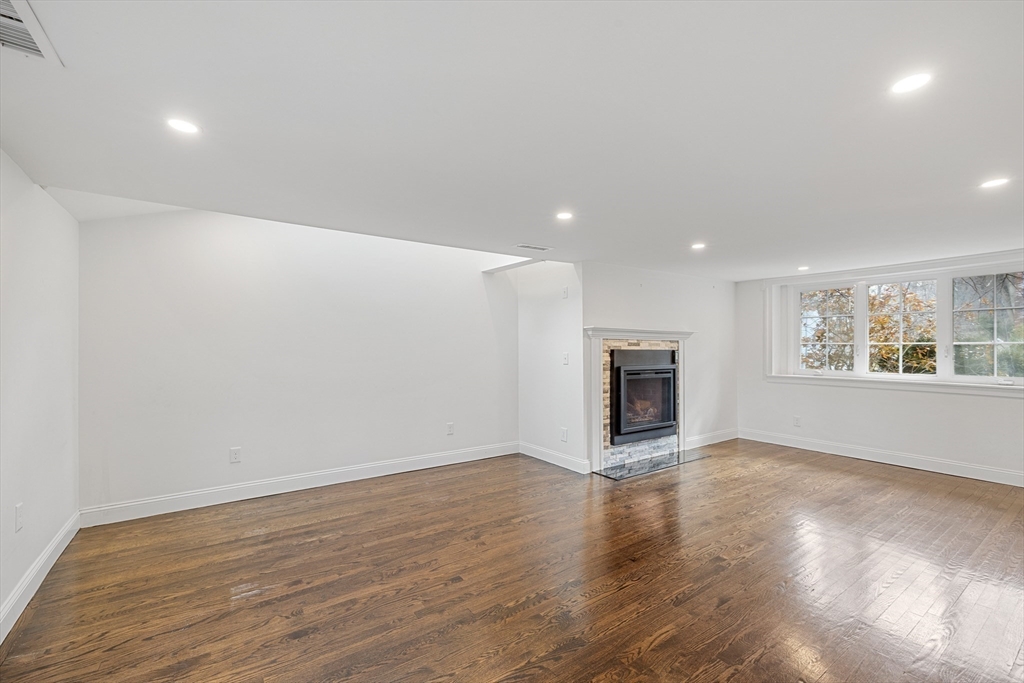 9 Glen Ave # A