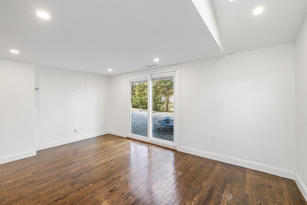 9 Glen Ave # A