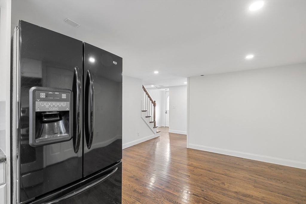9 Glen Ave # A