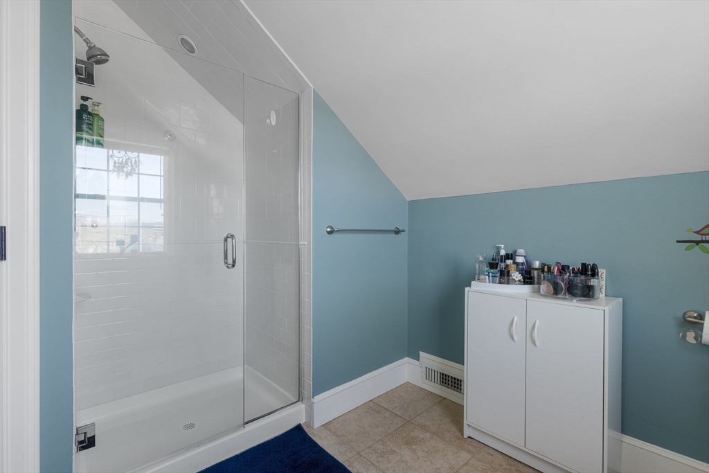 42 Lexington St # 3