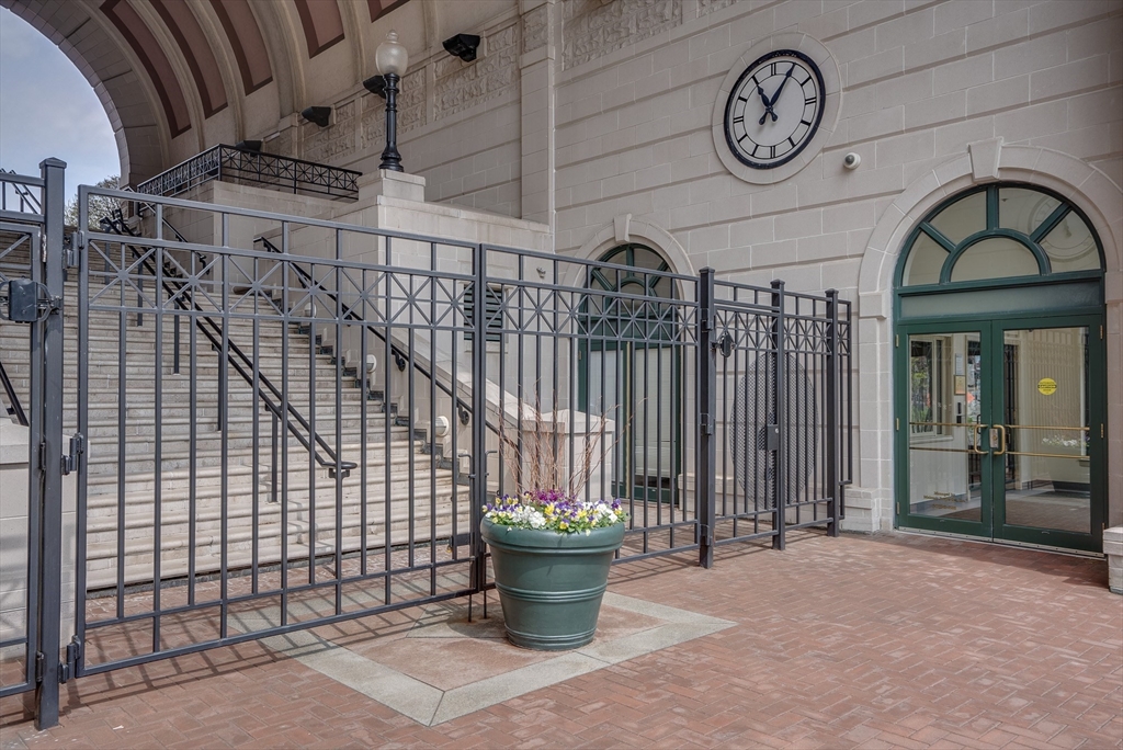 150 Staniford Street Unit: PH9