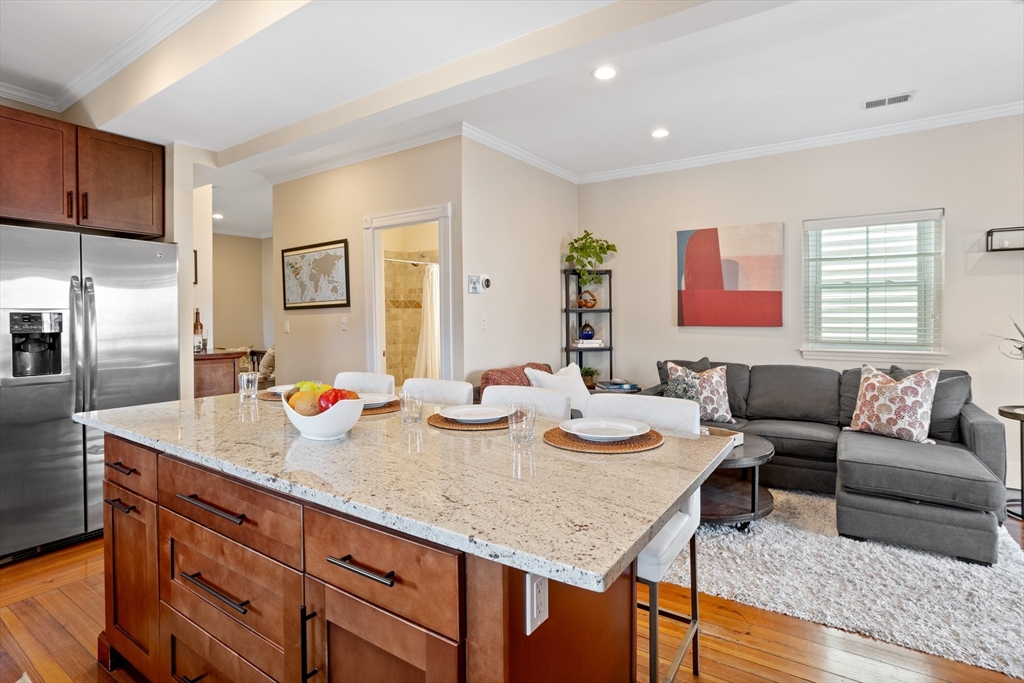 200 Emerson St Unit: 3 Penthouse
