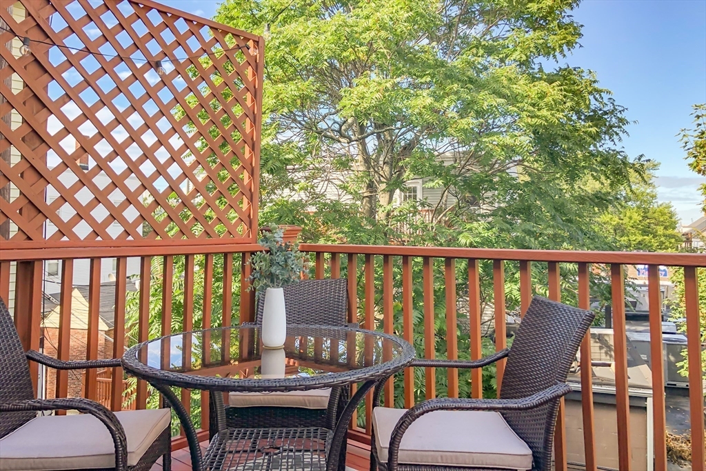 200 Emerson St Unit: 3 Penthouse