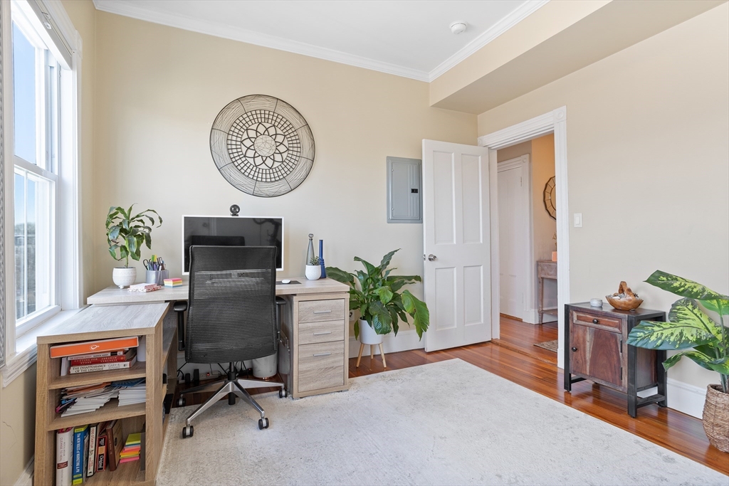 200 Emerson St Unit: 3 Penthouse