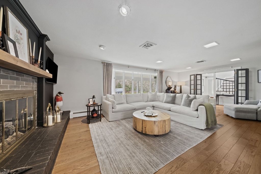 13 Woodvale Ave