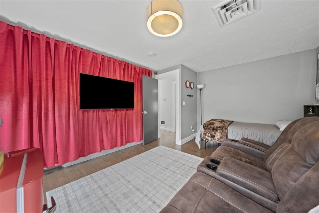 13 Woodvale Ave