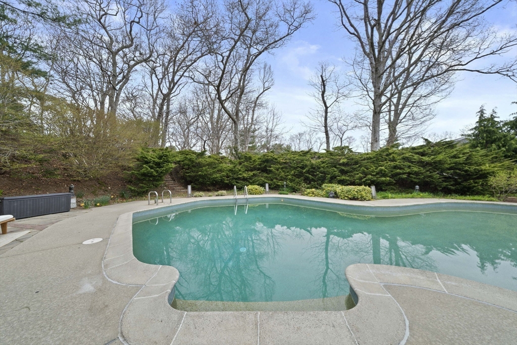 13 Woodvale Ave