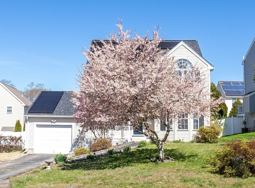 14 Wood Ln
