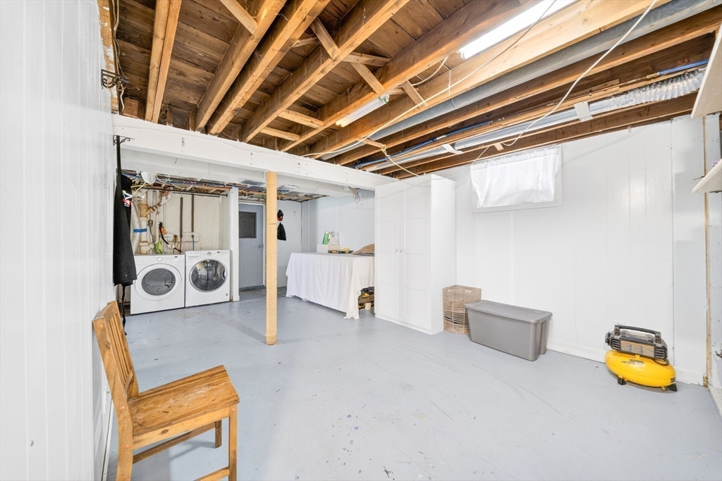 216 Hartford Ave