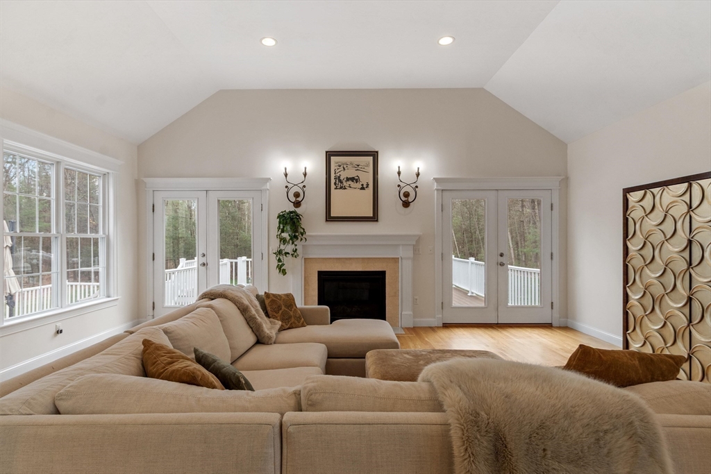 228 Devonshire Way