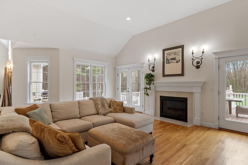 228 Devonshire Way