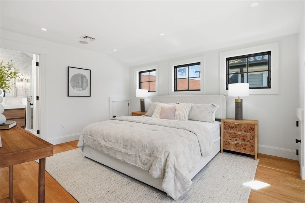 9 Mt Auburn St