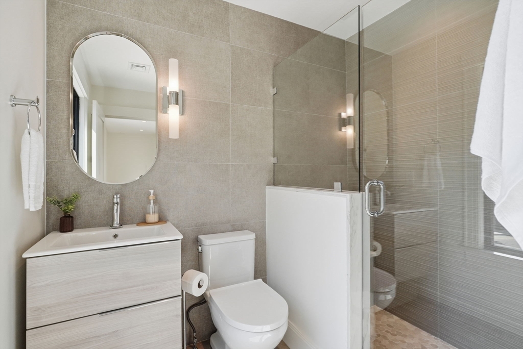 9 Mt Auburn St