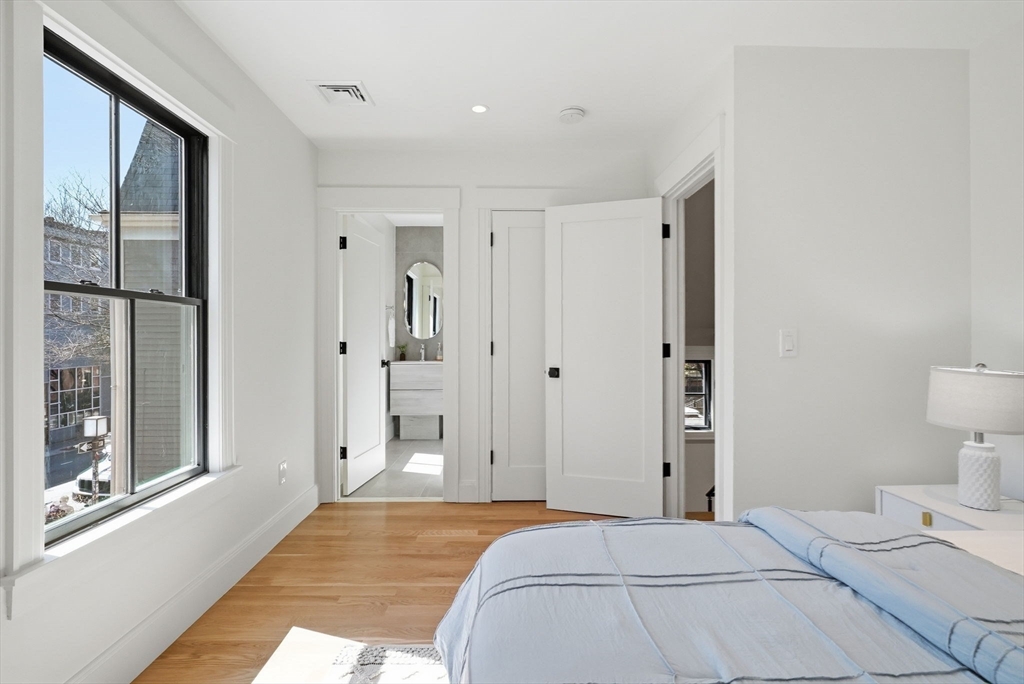 9 Mt Auburn St