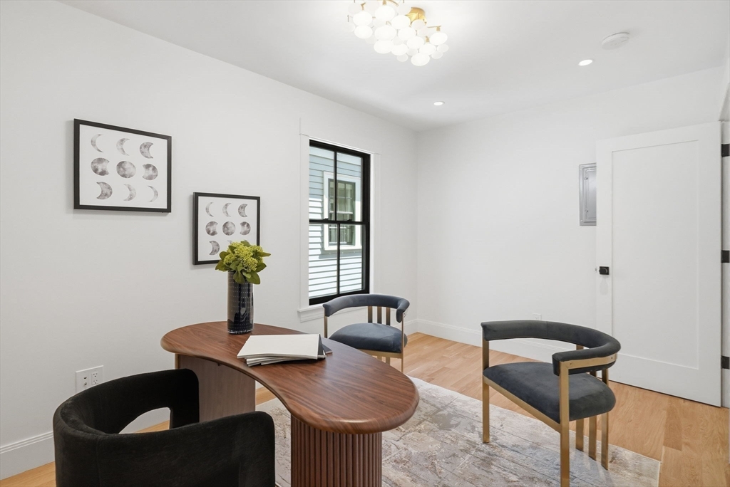 9 Mt Auburn St