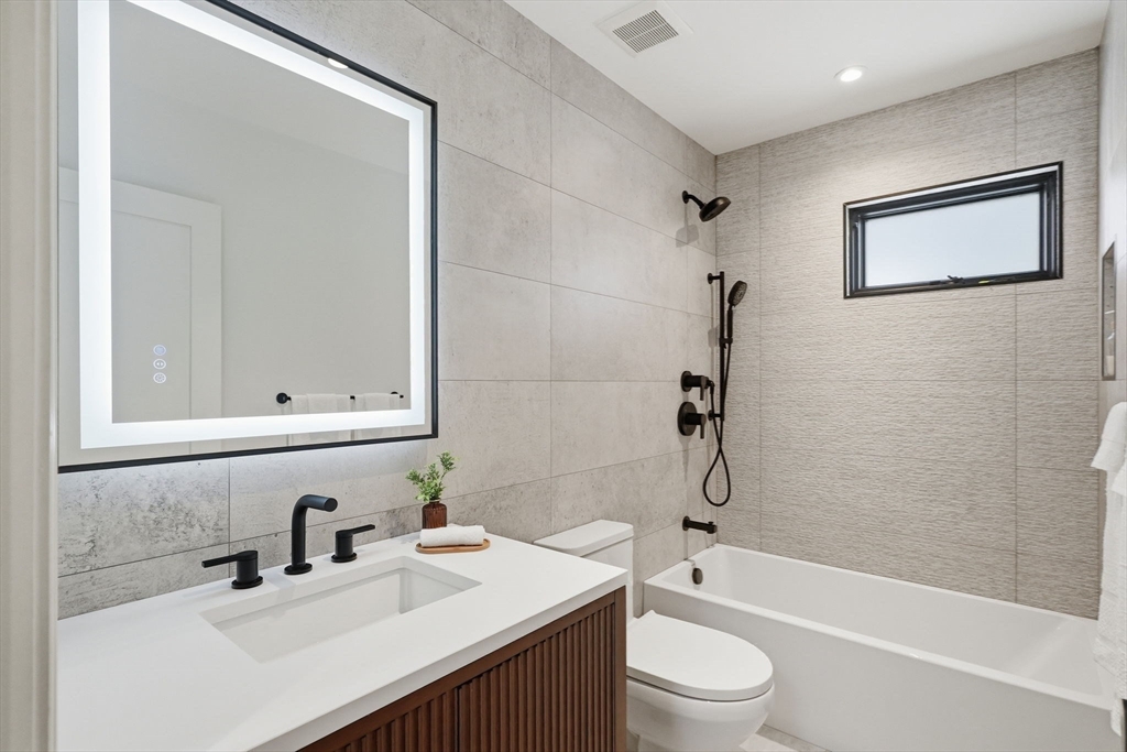 9 Mt Auburn St