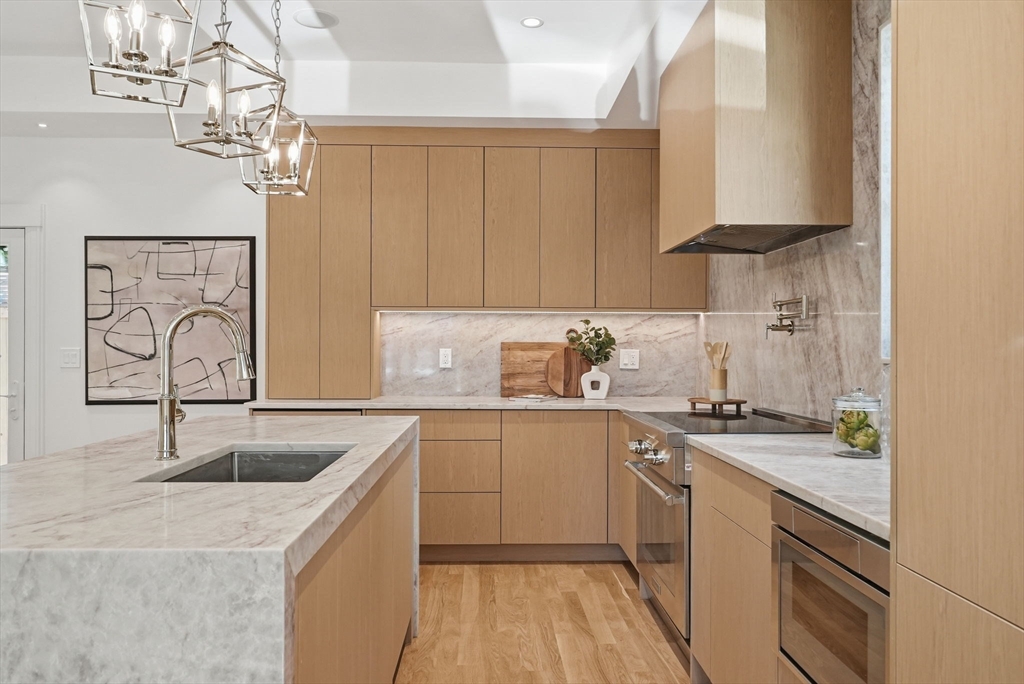 9 Mt Auburn St