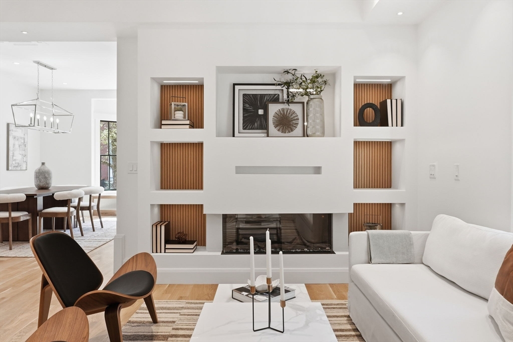9 Mt Auburn St