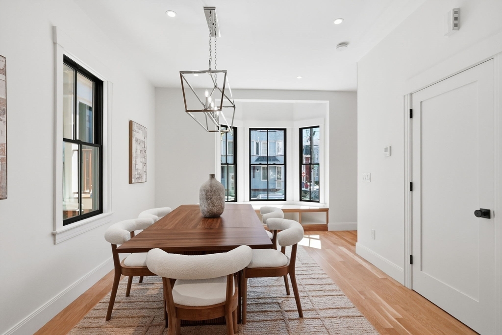 9 Mt Auburn St