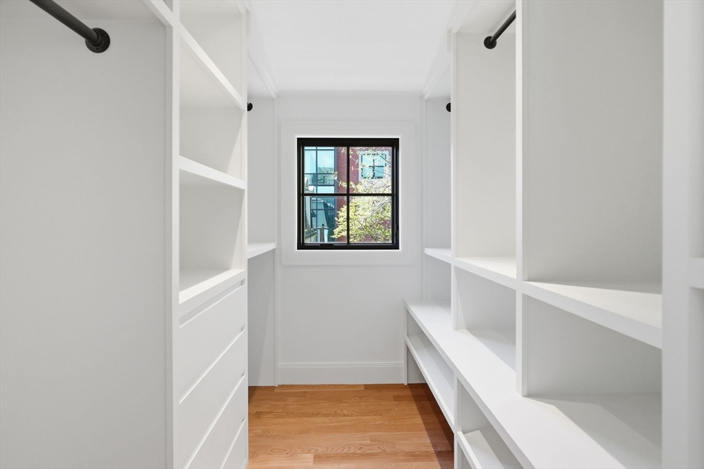 9 Mt Auburn St
