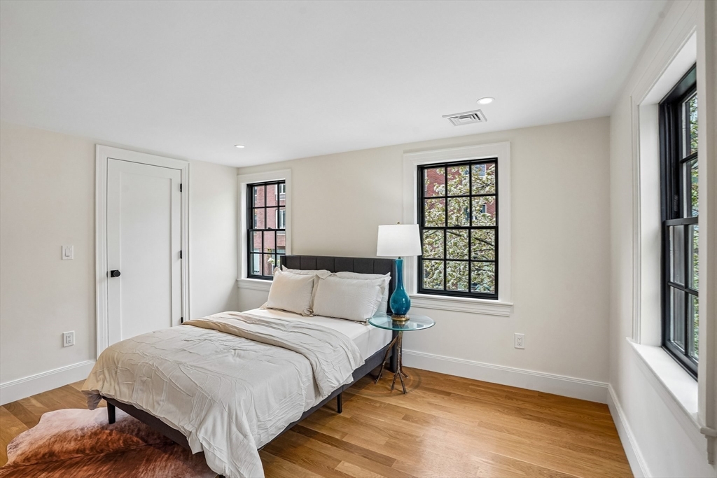 11 Mt Auburn St # A