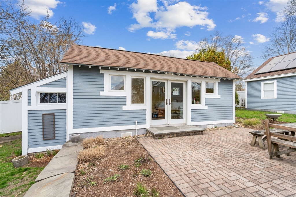 11 Norman Ave