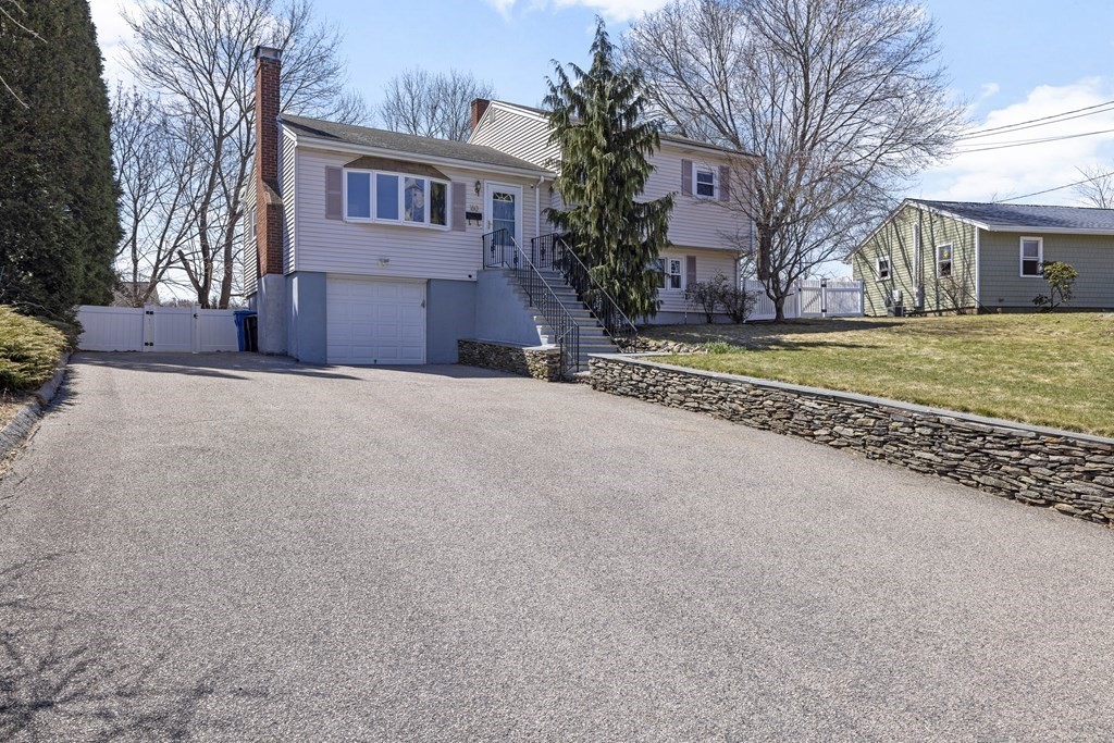 160 Ravenswood Road