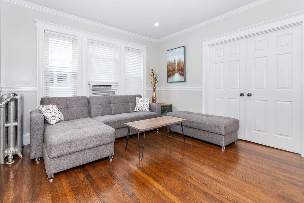11 Stuart St # 1