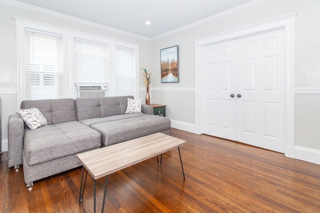 11 Stuart St # 1