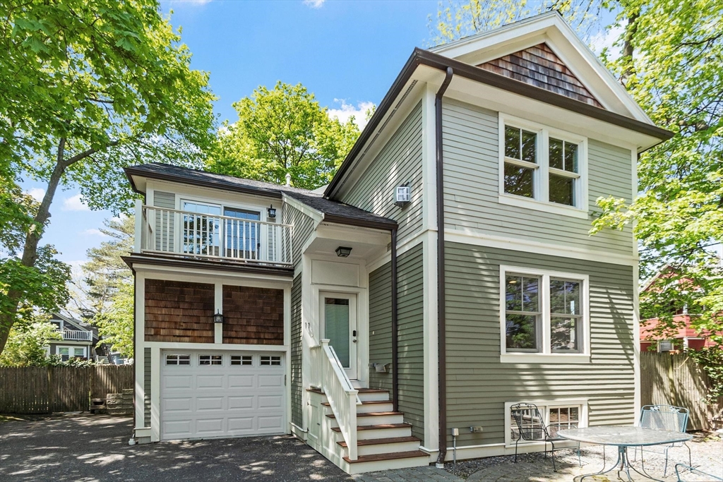 11 Brookford St
