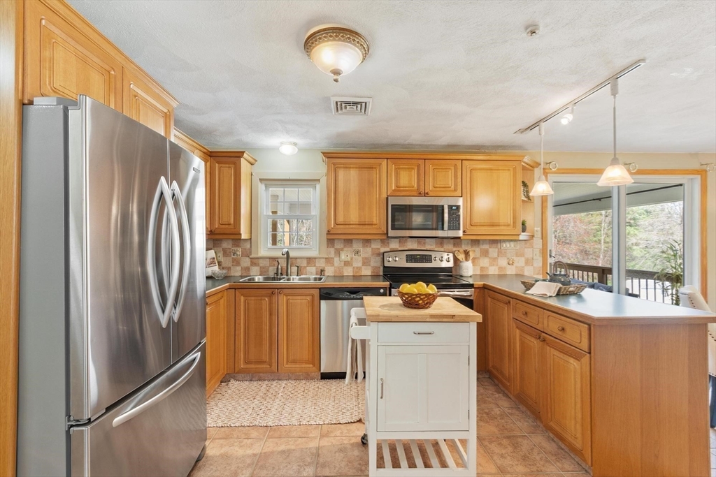 13 Groton Shirley Rd