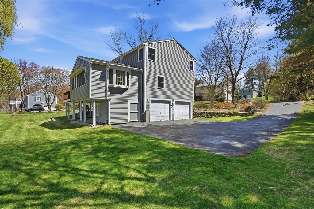 4 Meadowbrook Rd