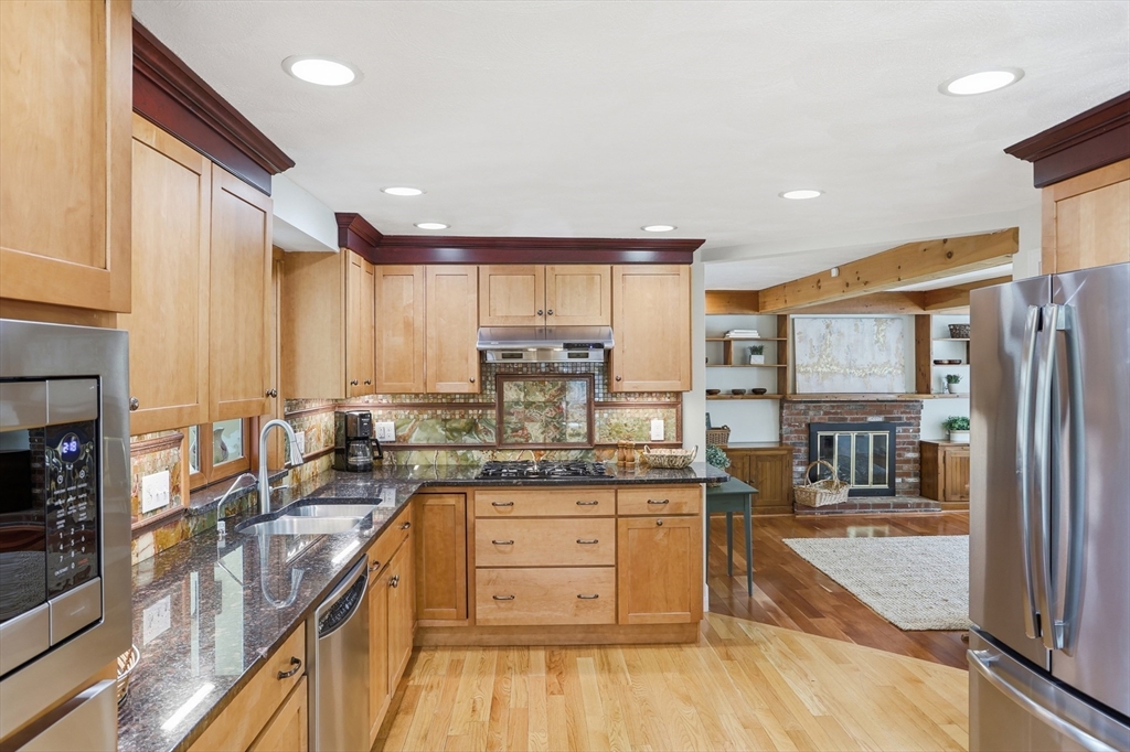 4 Meadowbrook Rd