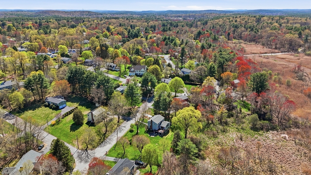 4 Meadowbrook Rd