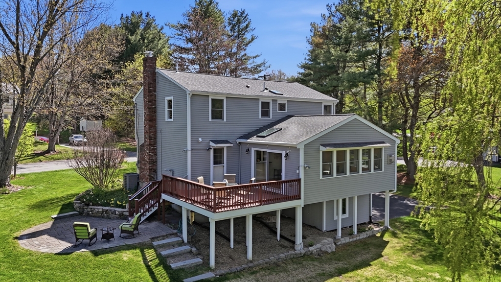 4 Meadowbrook Rd