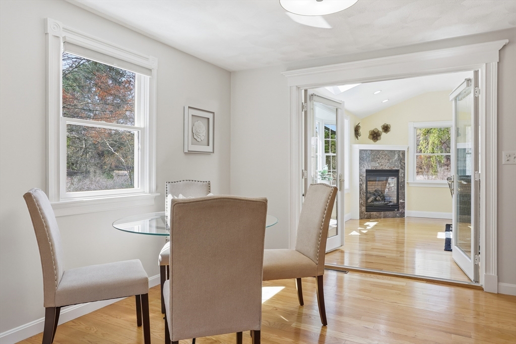 4 Meadowbrook Rd