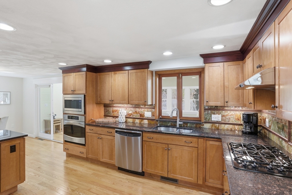4 Meadowbrook Rd