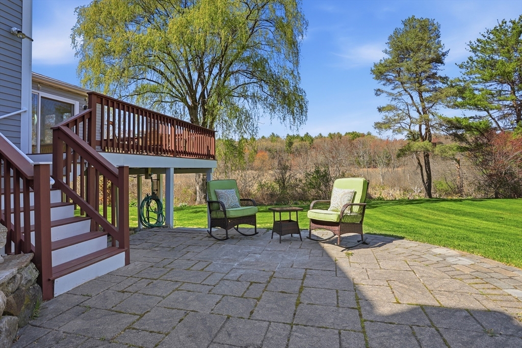 4 Meadowbrook Rd