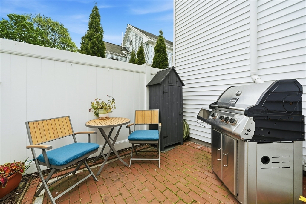 11 Beacon St