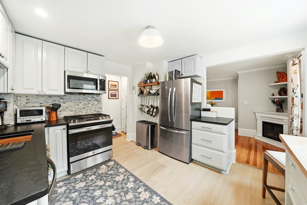 11 Beacon St