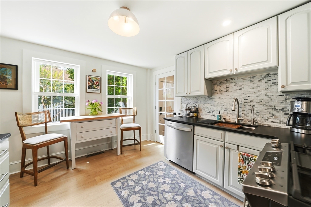 11 Beacon St