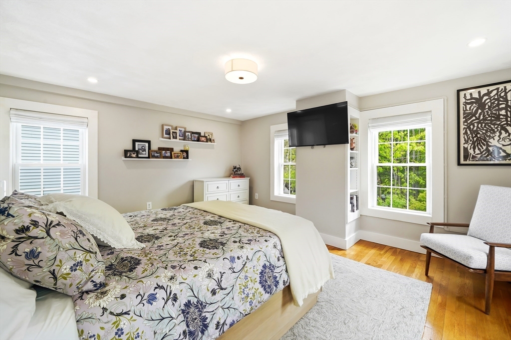 11 Beacon St