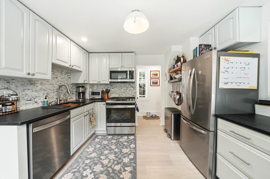 11 Beacon St