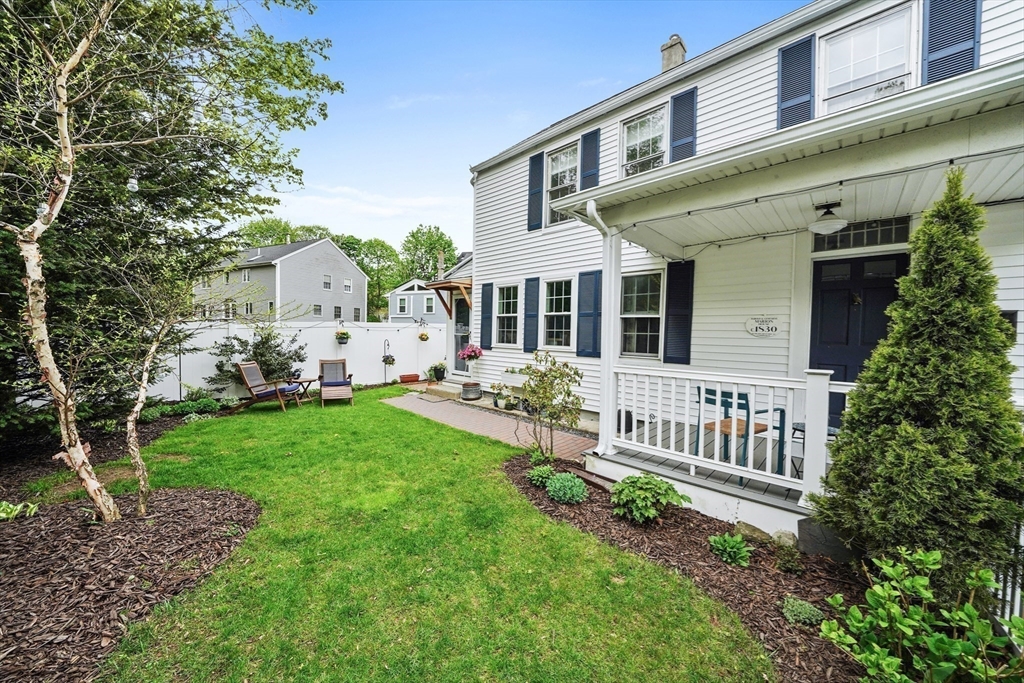11 Beacon St