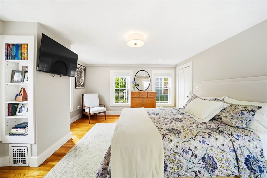 11 Beacon St