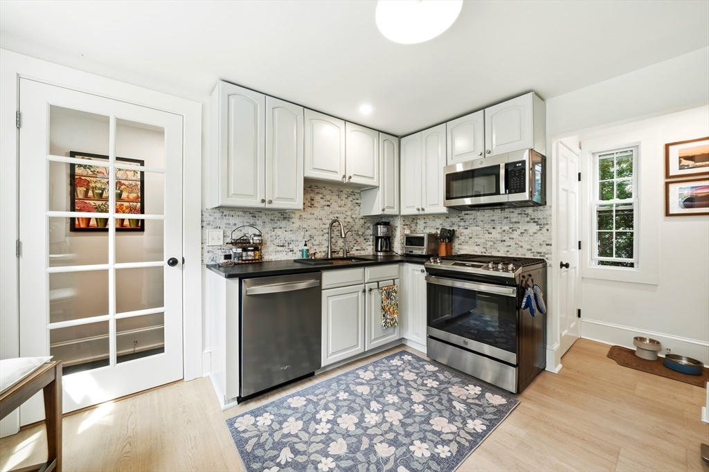 11 Beacon St