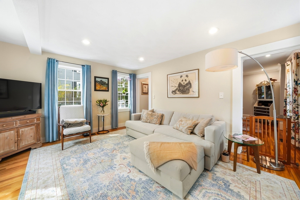 11 Beacon St